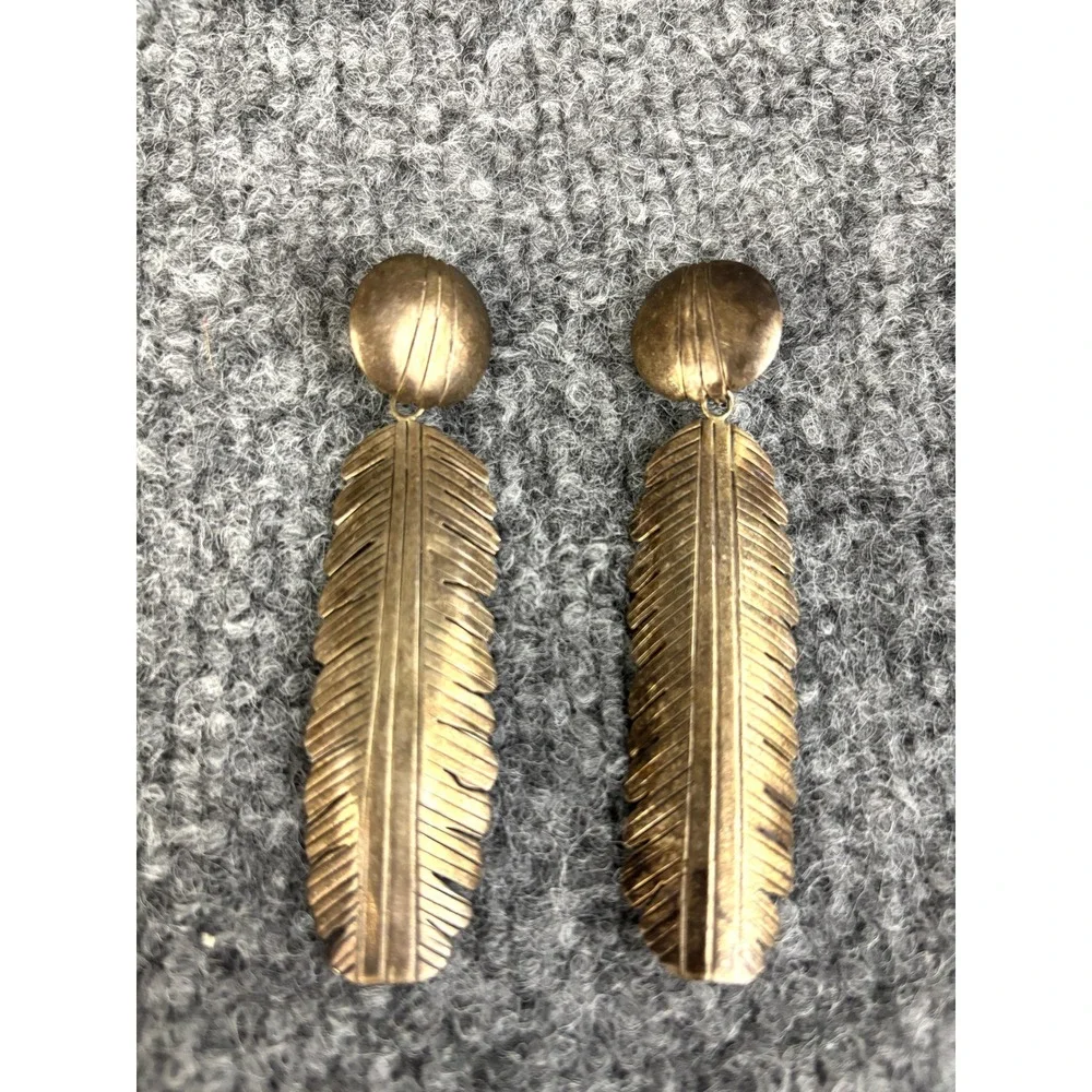 Vintage Feather Dangle Earrings Boho Southwestern Silver Tone Etched 16g‎
